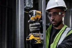 Аккумуляторный шуруповерт DeWalt DCF850D2T-QW — фото 8