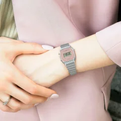 Часы наручные женские Casio LA-670WEA-4A2 — фото 2