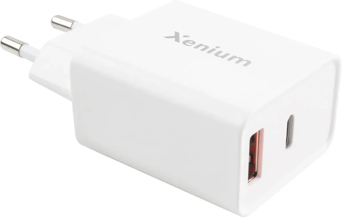 Зарядное устройство сетевое Xenium X332 + кабель / CCX332CW/00 (белый)